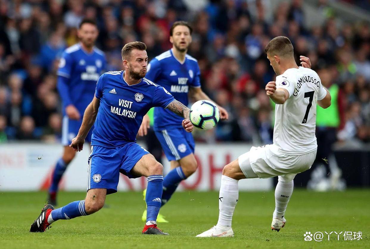 包含哈德斯菲尔德主场不敌卡迪夫城，遭遇惨败的词条