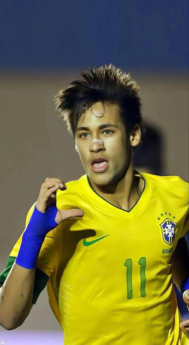  内马尔新星回归赛场表现惊艳，C9未来可期！